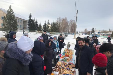 Александр Ющенко подарил комплекты хоккейной формы детской команде из села Трунтаишево Альшеевского района Республики Башкортостан