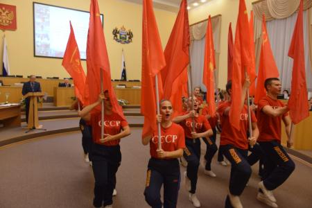 Фракция КПРФ преподнесла приятный сюрприз спортсменам команды Тюменской областной Думы