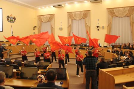Фракция КПРФ преподнесла приятный сюрприз спортсменам команды Тюменской областной Думы
