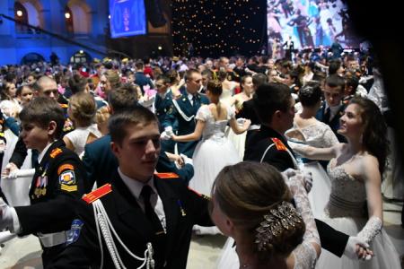 От имени КПРФ участников Международного Кремлевского кадетского бала приветствовал Д.Г. Новиков