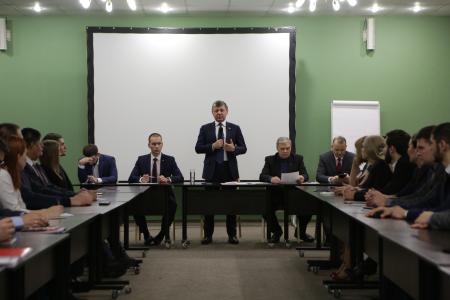 Д.Г. Новиков открыл занятия для идеологов и пропагандистов в учебном центре ЦК КПРФ 