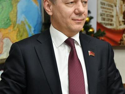 Г.А. Зюганов в канун Нового года поздравил аппараты ЦК КПРФ и фракции КПРФ в Госдуме