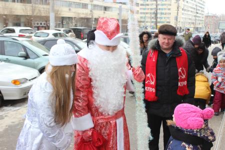 Сталинградские коммунисты поздравили горожан с Днем образования СССР и наступающим Новым годом
