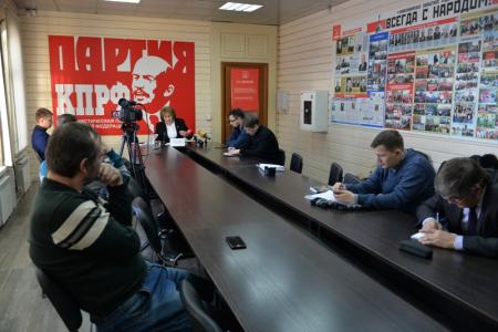 «Так же нельзя»: Вера Ганзя в Новосибирске дала оценку законам, принятым Госдумой в этом году