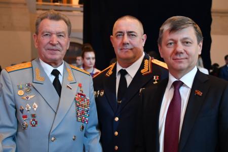 От имени КПРФ участников Международного Кремлевского кадетского бала приветствовал Д.Г. Новиков