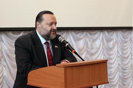 Павел Дорохин: Мурманские коммунисты против переименования аэропорта Мурманска в честь Николая II