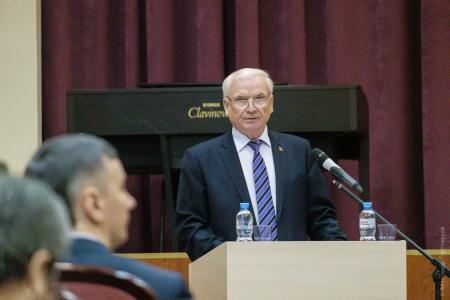 В Красноярске прошла научно-практическая конференция "10 шагов выхода из кризиса"