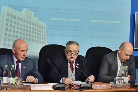 Коммунисты подвели итоги работы фракции КПРФ в Государственном Совете Республики Татарстан
