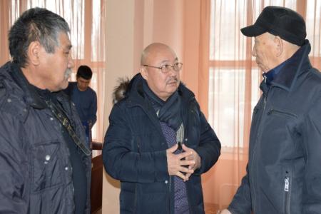 Первый секретарь Калмыцкого республиканского отделения КПРФ Николай Нуров принял участие в сходе граждан против «мусорной реформы»