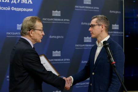 В день российской печати Владимир Поздняков наградил фотокорреспондентов ТАСС и МИА "Россия сегодня"