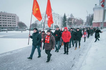 В городе Орле состоялось возложение цветов к памятнику В.И. Ленину