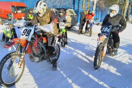 Комсомольцы Тюмени приняли участие в мотокроссе