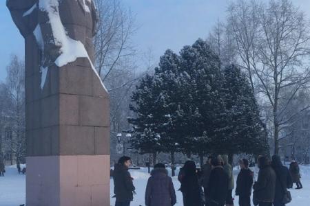 Республика Коми. Коммунисты Сыктывкара почтили память вождя мирового пролетариата