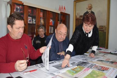 На встрече с первым секретарем Калмыцкого республиканского отделения КПРФ Николаем Нуровым  коммунисты Городовиковска подвели итоги года