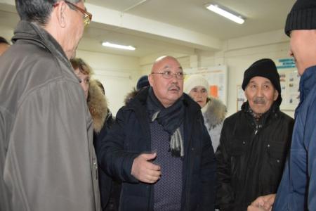 Первый секретарь Калмыцкого республиканского отделения КПРФ Николай Нуров принял участие в сходе граждан против «мусорной реформы»