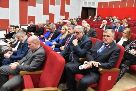 25 января в Подмосковье открылся семинар-совещание первых секретарей региональных отделений КПРФ