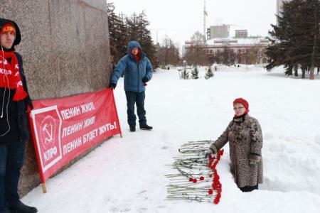 Саратовские коммунисты почтили память В.И. Ленина