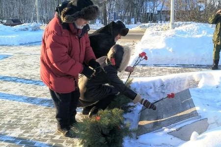 Курганские коммунисты и патриотические организации почтили память защитников города-героя Ленинграда