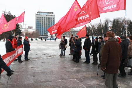 Саратовские коммунисты почтили память В.И. Ленина