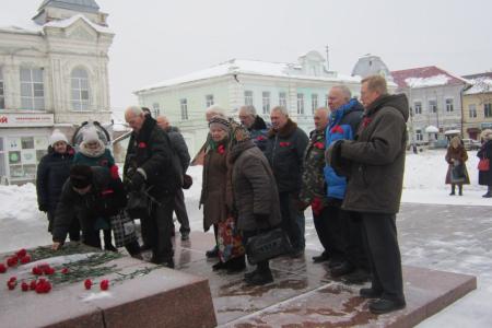 Коммунисты Тамбовской области почтили память вождя мирового пролетариата
