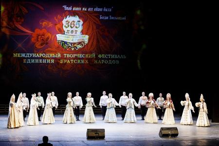 Видеорепортаж из Ростова-на-Дону с международного фестиваля единения братских народов России и Украины