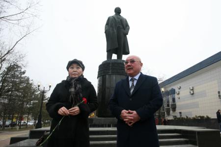 День памяти Ленина в Калмыкии