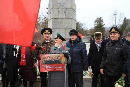 Калининград. Коммунисты отметили День Советской Армии