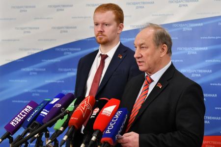 «Миллер, Дерипаска, Интернет, бегство капиталов, обманутые дольщики». В.Ф. Рашкин и Д.А. Парфенов выступили перед журналистами в Госдуме