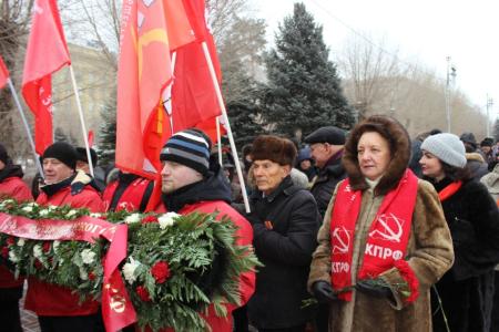 Сталинградские коммунисты отметили 76-ую годовщину Победы в Сталинградской битве 