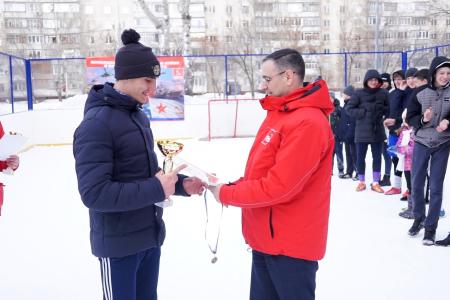 Оренбургские коммунисты провели очередной футбольный турнир