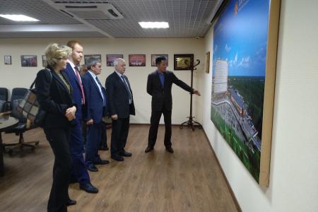 Депутаты КПРФ посетили многофункциональный центр "Ханой - Москва"