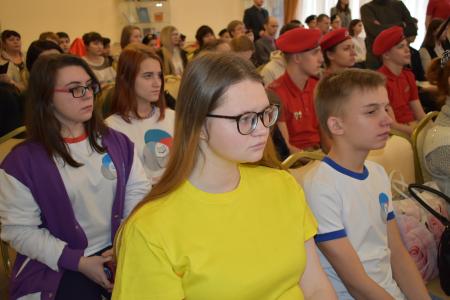 В Магадане в городской библиотеке коммунисты отметили 75-летие снятия блокады Ленинграда