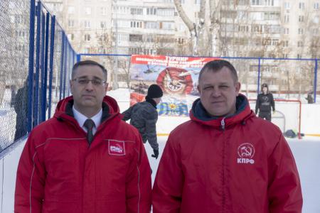 Оренбургские коммунисты провели очередной футбольный турнир