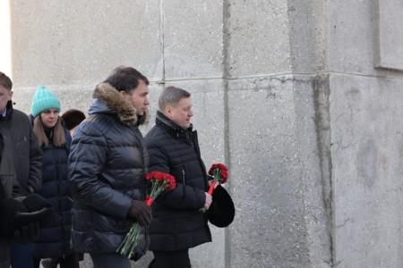 «Не сдерживали слез»: Сотни новосибирцев почтили память воинов, погибших в Афганистане