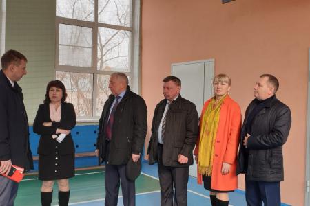Н.М. Харитонов осуществил  рабочие поездки  в  города  Армавир и Новокубанск, а также посетил школу Гулькевичского района Краснодарского края