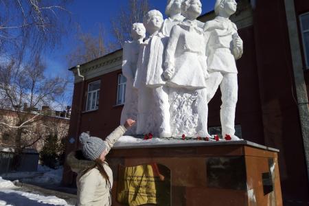 Комсомольцы Саратовской области почтили память Н.К. Крупской