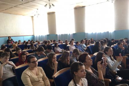 Самарская область. Комсомольцы проводят уроки мужества в школах в рамках проекта «Знамя нашей Победы»