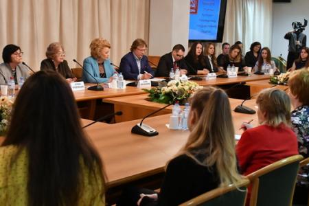 В канун 150-летия Н.К. Крупской КПРФ в Госдуме провела круглый стол «Н.К. Крупская – революционер, государственник, педагог»