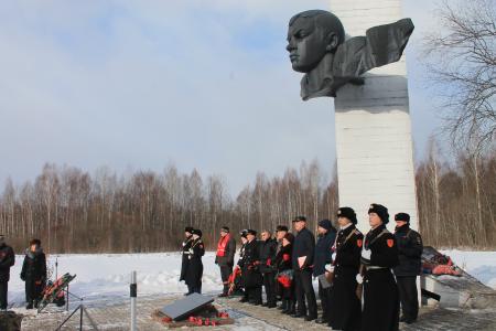Псковская область. Коммунисты почтили память Александра Матросова и провели автопробег по братским захоронениям