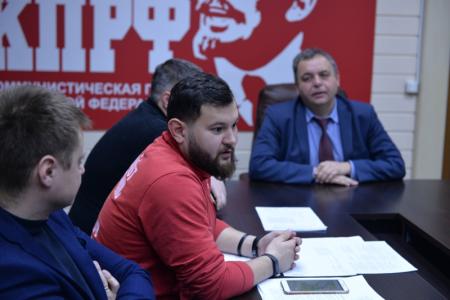 Коммунисты готовят депутатов в молодежный парламент Новосибирской области 