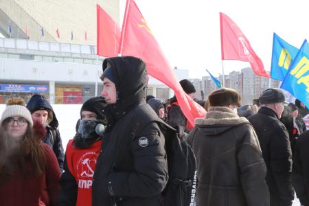 Коммунисты Омска приняли участие в акции "Россия - не помойка"