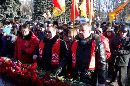 Курские коммунисты отметили 101-ю годовщину Красной Армии и Военно-Морского Флота