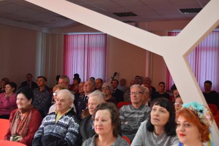 Алтайский край. Коммунисты в честь Красной Армии организовали концерт и лыжный пробег