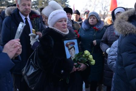 «Не сдерживали слез»: Сотни новосибирцев почтили память воинов, погибших в Афганистане