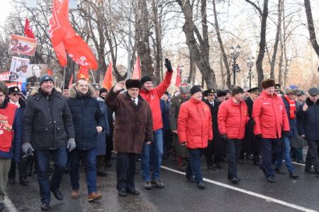 «Армия и народ должны быть едины!» Шествие и митинг в Москве