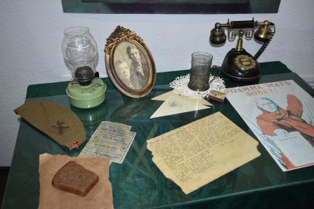В Магадане в городской библиотеке коммунисты отметили 75-летие снятия блокады Ленинграда