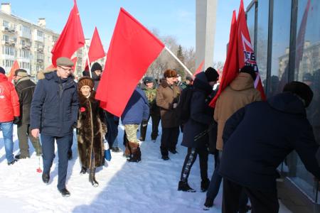 В Пензе отметили годовщину создания Советской Армии и Военно-Морского Флота