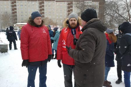 Екатеринбург. Провокаторы мешают организовать митинг КПРФ против «мусорной реформы»
