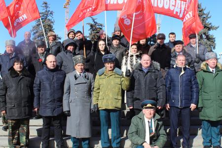 В преддверие годовщины создания Красной Армии, сталинградские коммунисты выразили поддержку Г.А. Зюганову