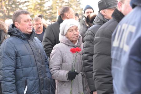 «Не сдерживали слез»: Сотни новосибирцев почтили память воинов, погибших в Афганистане